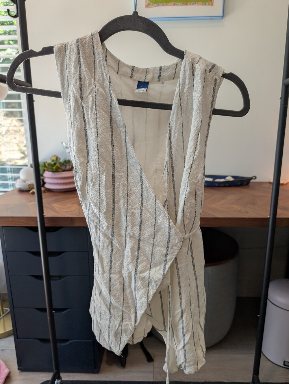 Old Navy Cream and Blue Striped Sleeveless Wrap Top Linen Blend